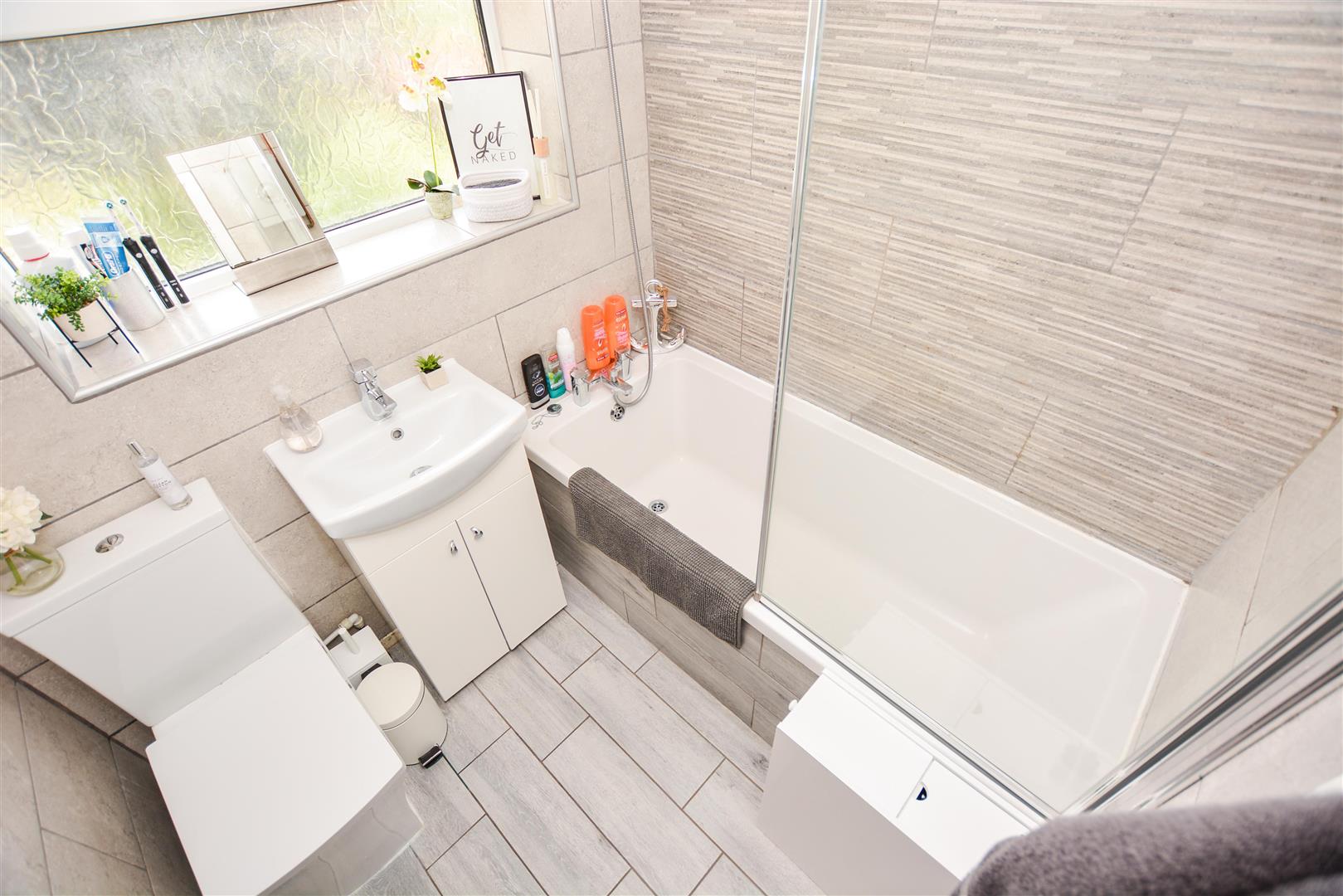 LUXURY FIRST FLOOR BATHROOM